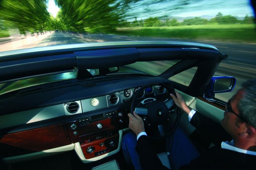  Rolls-Royce Phantom Drophead Coupe 2008 года  (фото 20 из 37)